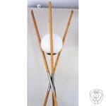 Piantana in legno con sfera in vetro bianco - immagine 3