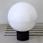 Lampada TOKYO a sfera vetro bianco base nera