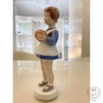 Royal Copenhagen Statuina Bambina Giocosa Con Palla - immagine 2