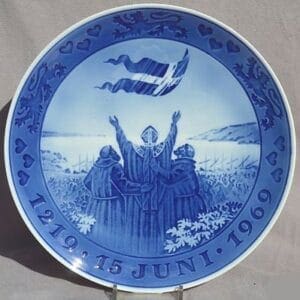 Royal Copenhagen Bing & Grøndahl Piatto Commemorativo Valdemar, 1219 - 15 JUNI - 1969