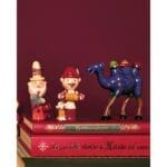 Alessi Trino statuina in porcellana presepe Happy Eternity Baby - immagine 2