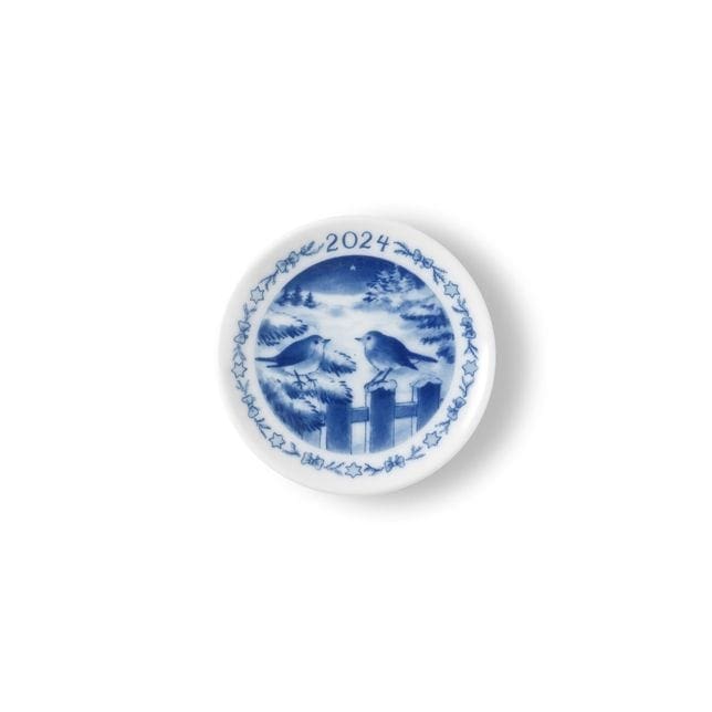 resource_royalcopenhagenemea_1070755_risultato Royal Copenhagen Plaquette annuale 2024 Uccelli nella neve 8,5 cm - immagine 1