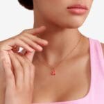 DoDo ciondolo fiore ibisco oro rosa & smalto - immagine 3