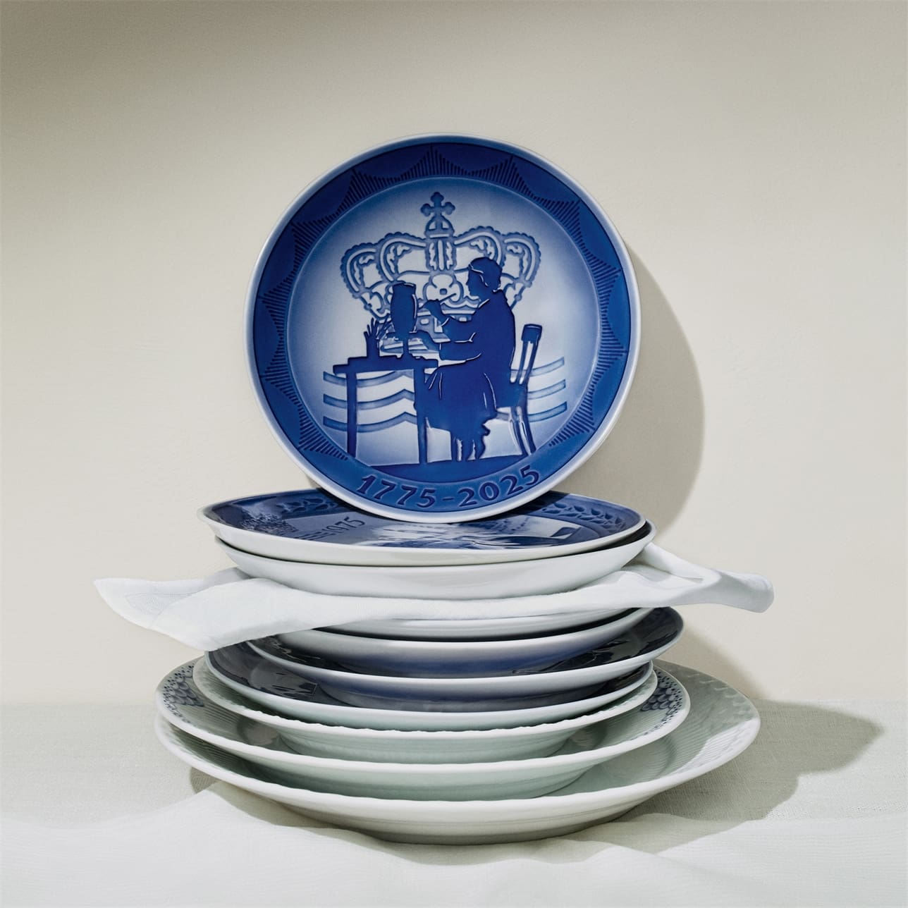 Royal Copenhagen Piatto dell'anniversario 1775-2025 - immagine 3